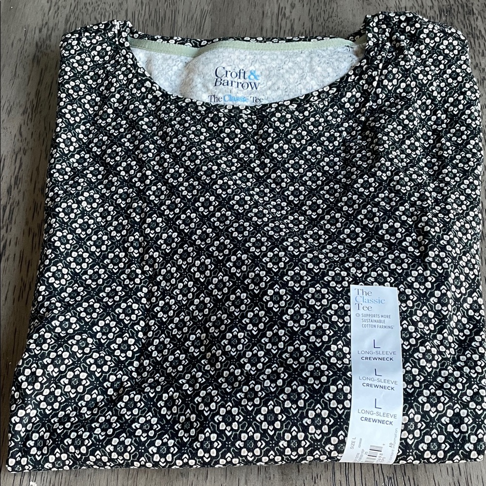 Women’s Croft & Barrow Black and White Patterned Long Sleeve Crewneck T-Shirt